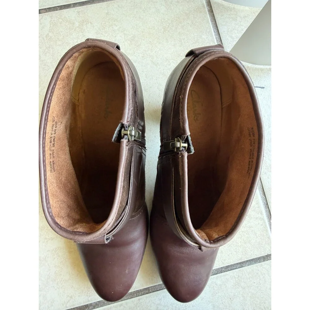 Clarks Scheme Act Brown Leather Suede Ankle Booties Buckle Women's Size 9.5M